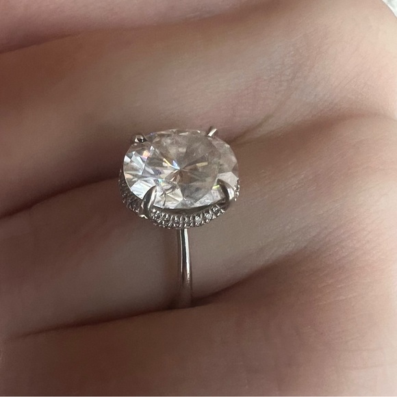 Scalloped Pave’ Lab created Diamond setting/ 11x9 Super Premium Oval Moissanite - Picture 13 of 13